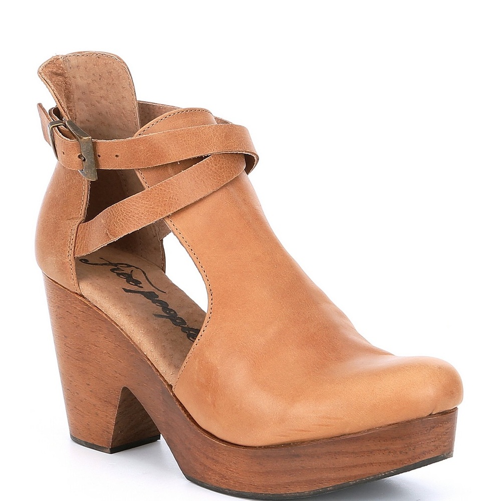 NEW! Never worn Free People Cognac Clogs